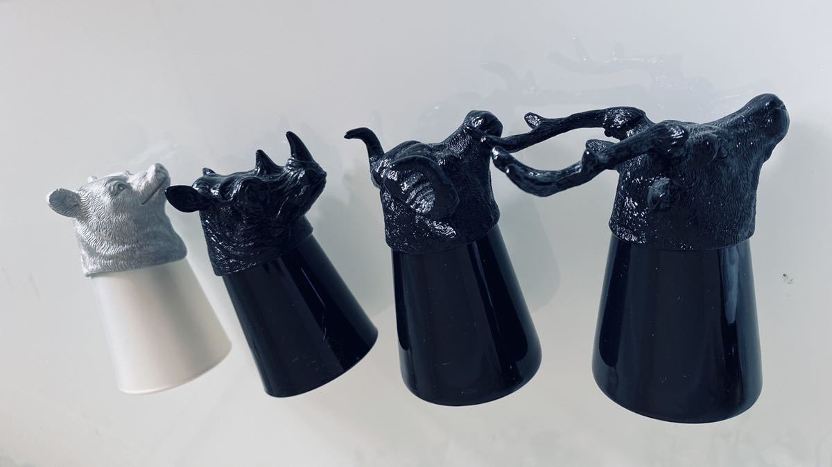 値下げ!】動物アニマルショットグラス白黒セット 値下げ!】動物アニマルショットグラス白黒セット