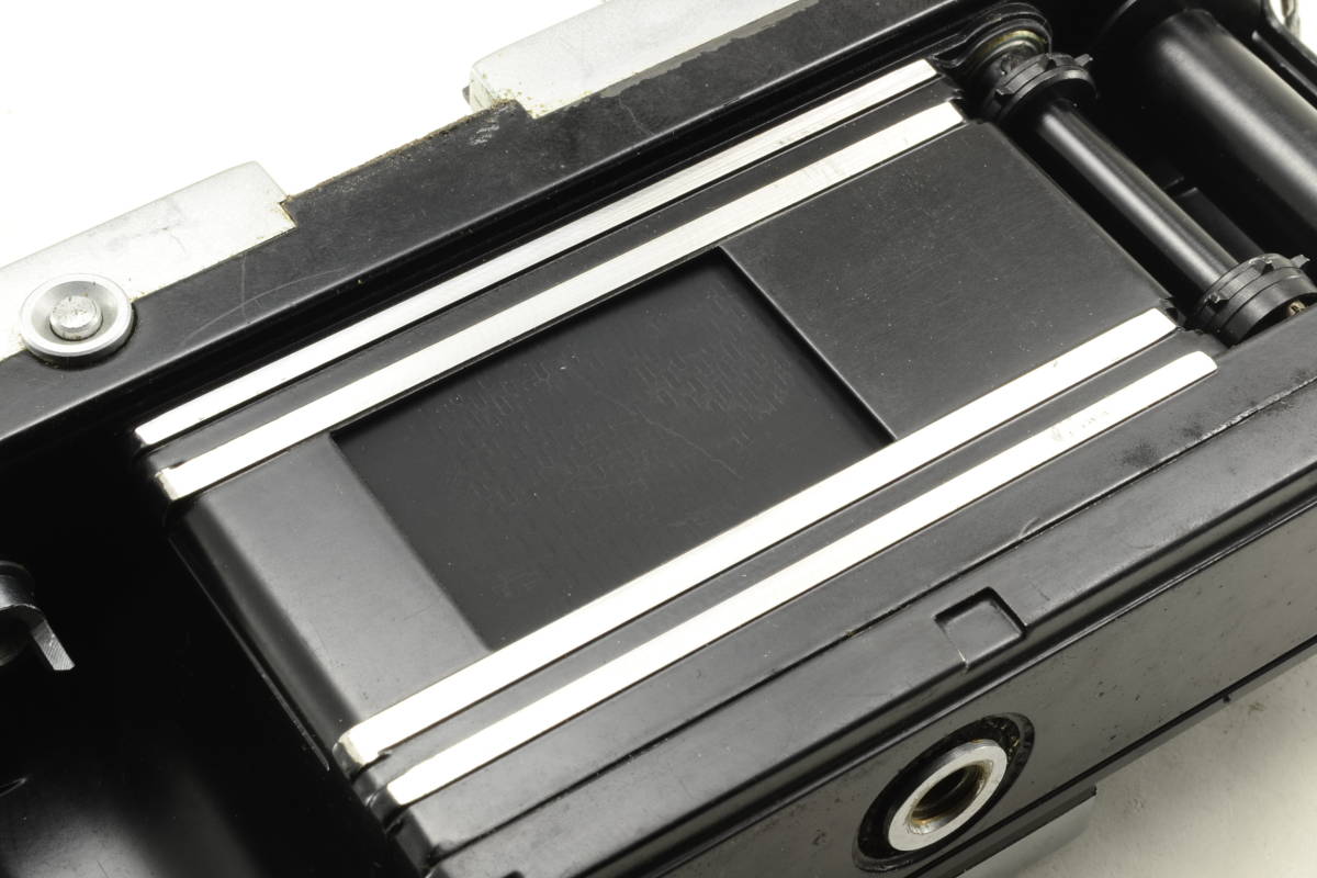 ニコン F Nikon 日曜日の朝は、ゆるりとブラックボディのNikon Fが語りかけてくるもの。｜記憶カメラ 640万台 【ジャンク扱】Nikon ニコン F ボディ / 644番台 #2477