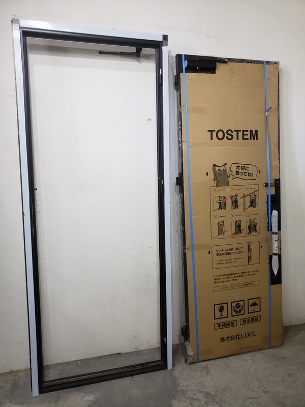 ◇未使用品/LIXIL/TOSTEM/玄関ドア/鍵あり/片開き/耐熱/木目調  