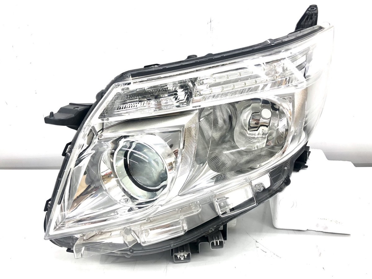 SALE，送料無料 トヨタ ノア/エスクァイア ZRR80W 前期 純正 ヘッドランプ 左 LED ICHIKOH28-227 刻印J 10A-84(ヘッドライト)｜売買されたオークション情報、yahooの商品情報をアーカイブ公開 - オークファン トヨタ用