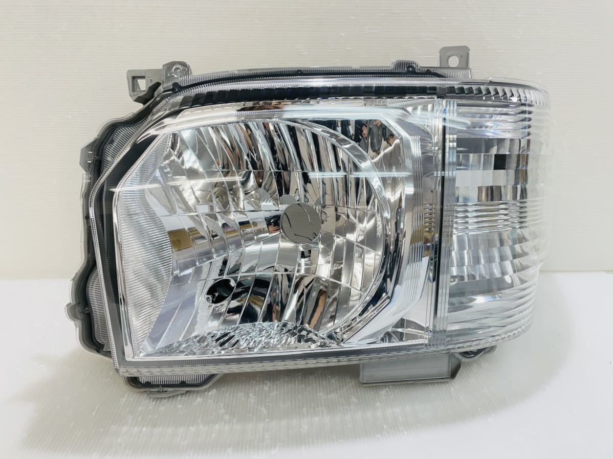  40119 良品 破損無し ハイエース 200 4型 5型 純正 左 ヘッドライト ハロゲン KOITO 26-131(ヘッドライト)｜売買されたオークション情報、yahooの商品情報をアーカイブ公開 - オークファン トヨタ用