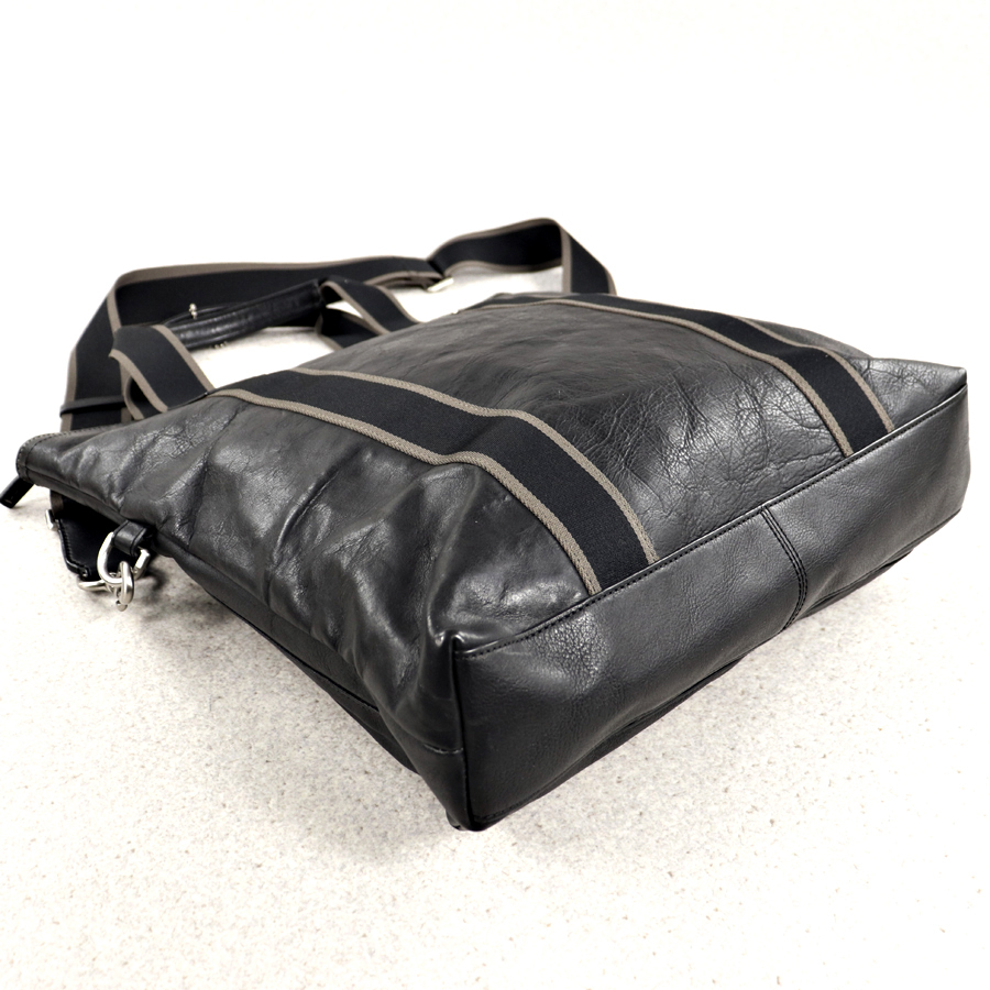 相場価格￥88，560- 正規品 美品 COACH コーチ F70558 ヘリテージウェブ 牛革レザー フォルド オーバー トートバッグ ブラック 黒 コーチ バッグ | コーチの買取相場は安い？高く売るためのおすすめの方法とは コーチのバッグ最新相場情報F58849｜マーケットトートの買取 値上げ情報｜価格改定の背景、影響、そして