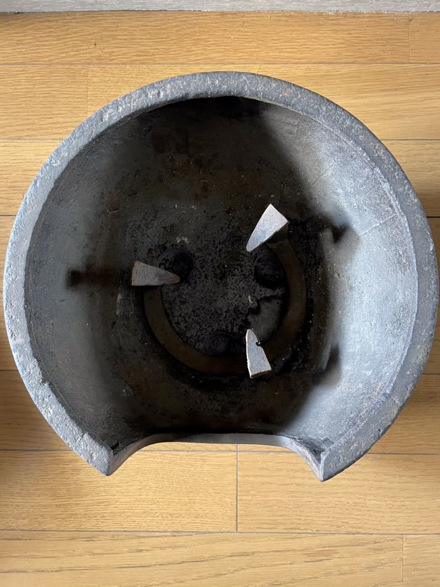 時代 鉄 煎茶 瓶掛 古鉄 鬼面 透彫 破れ 窶れ 風炉 火鉢 涼炉 茶道具