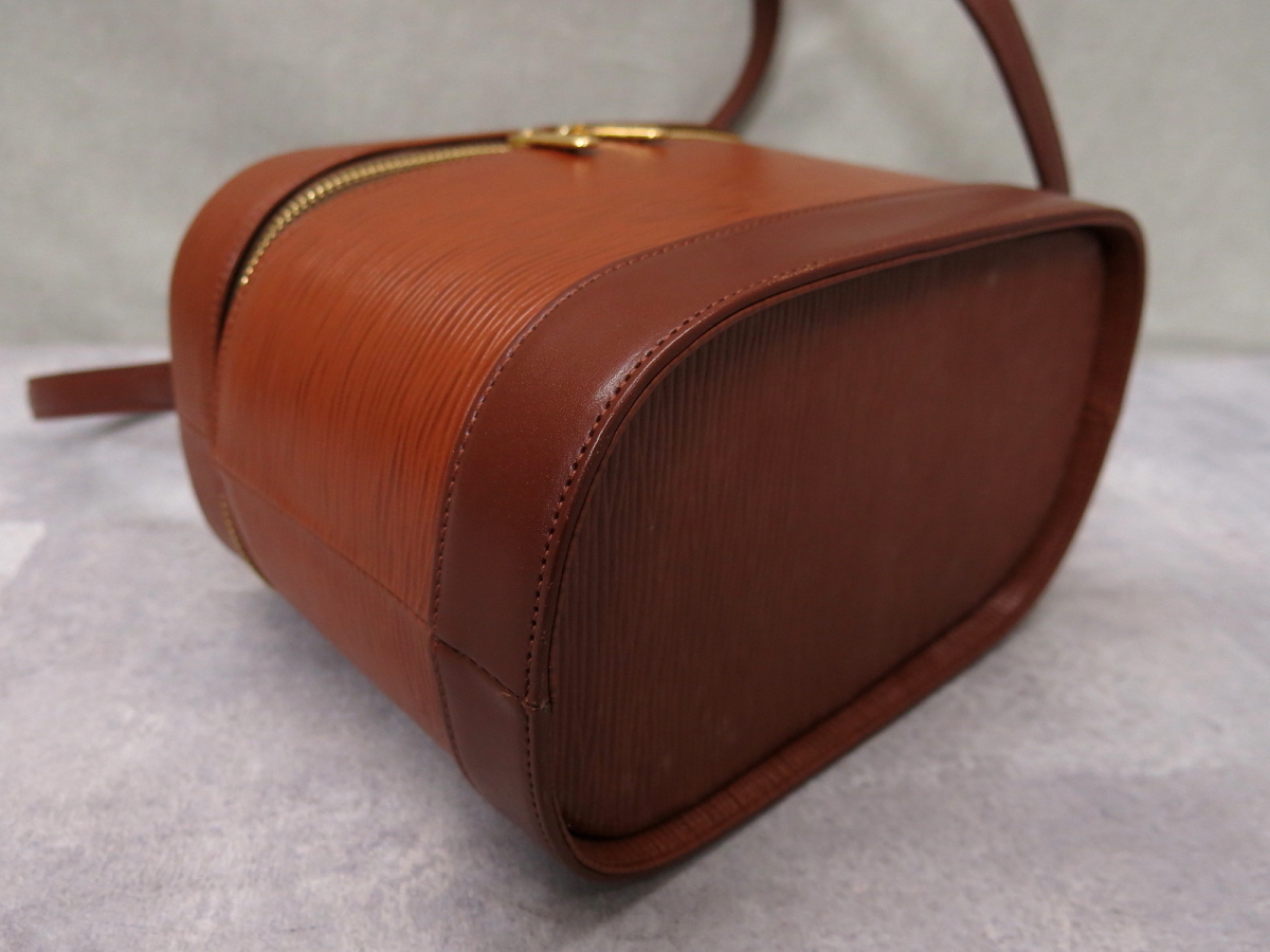 美品○VALENTINO GARAVANI ヴァレンティノ ガラヴァーニ○カーフ 