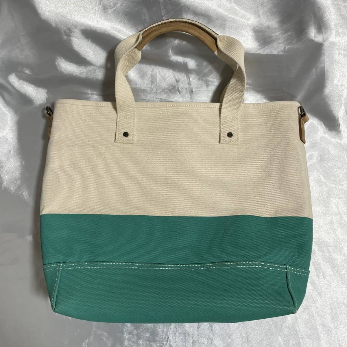1円スタート L.L.Bean ノーイースタートートバッグ H 刺繍 ターコイズ 