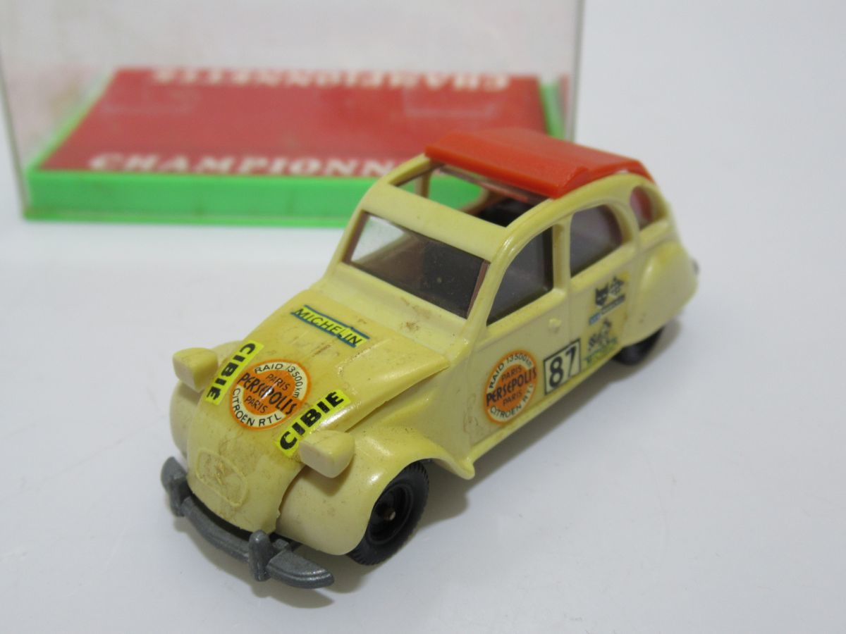 昔のミニカー Champion シトロエン・2CV フランス製 トミカサイズ 白