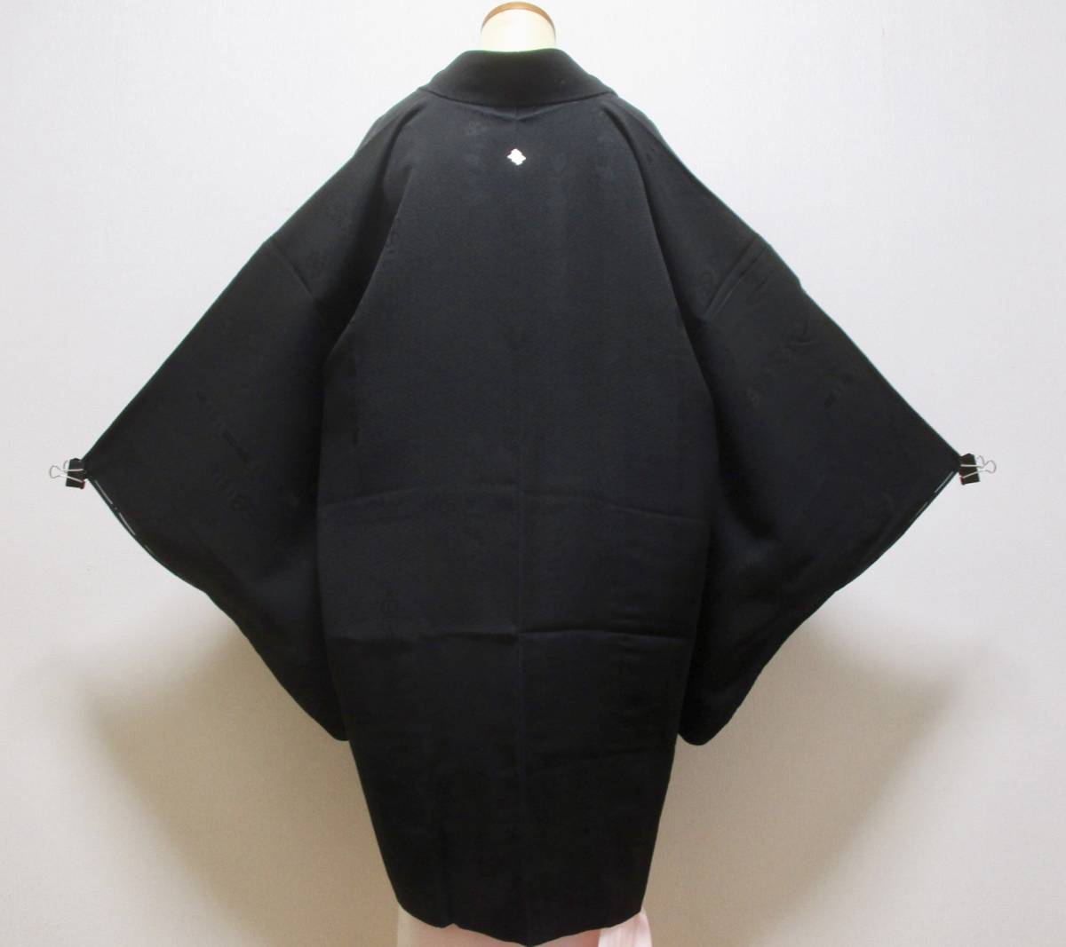 正絹 黒羽織 / 紗綾形 / 西洋的地紋 / しつけ糸あり未使用品 / 同梱可 /