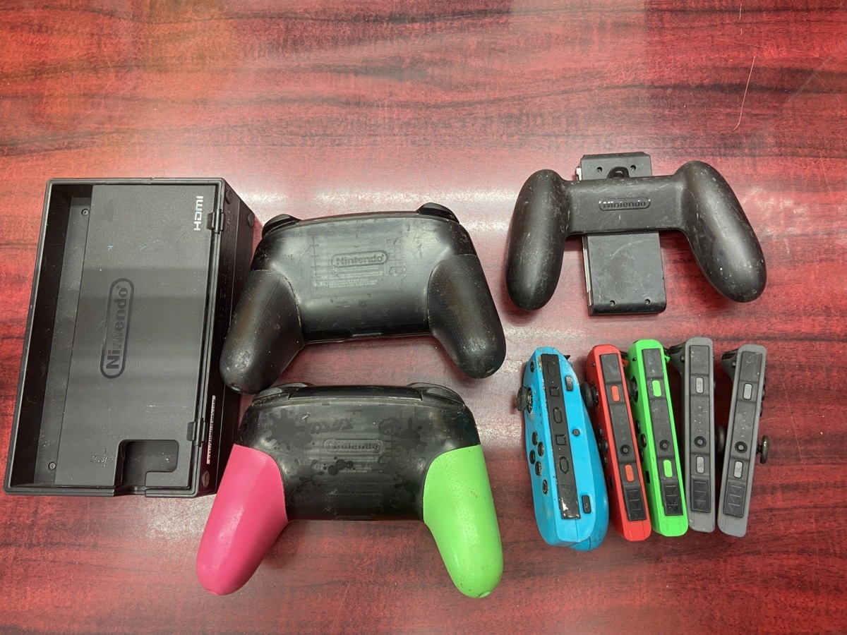 ジャンク Nintendo Switch ドック HAC-007 HAC-013 2台 ジョイコン