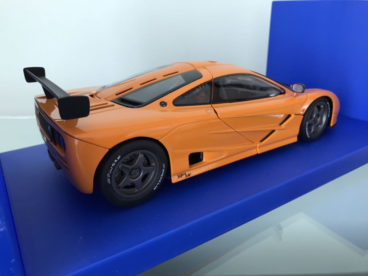 UTモデル‼️マクラーレンF1 GTR 1⁄18メーカー公式通販