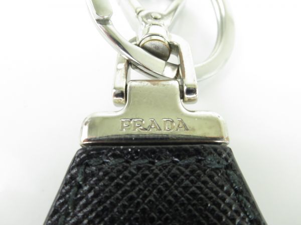 PRADA プラダ サフィアーノ レザー キーリング ロゴプレート 三角