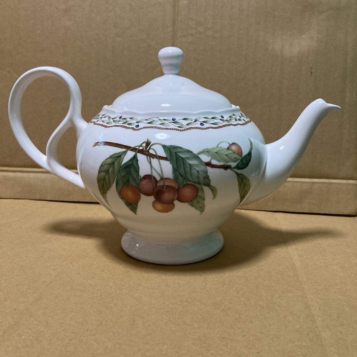 ティーポット ロイヤルオーチャード オーチャードガーデン | Noritake