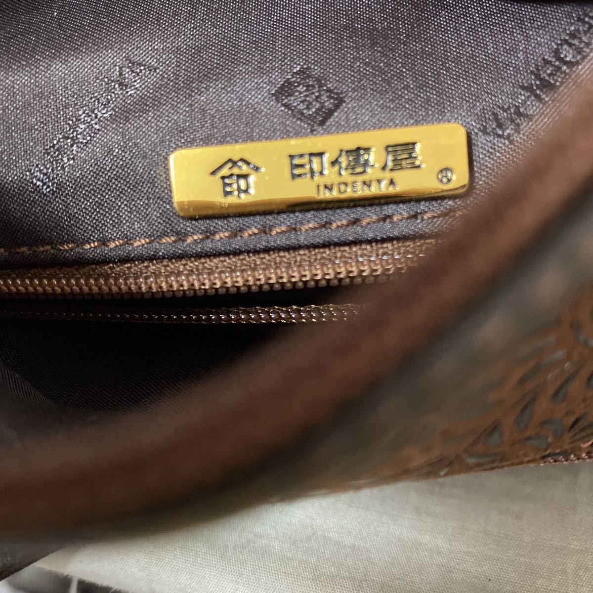 印傳屋 | 印伝 ショルダーバッグ INDEN-YA 印伝屋 最大51倍 ノベルティ付 ショルダー 5&frasl;25限定 印伝ショルダーバッグ レディース 上原勇七 漆 インデンヤ(印傳屋) ME-14ショルダー