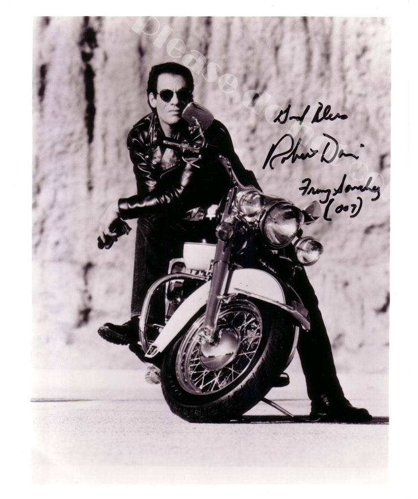 007 シリーズ第16作 消されたライセンス Licence To Kill Robert Dav ロバート デヴィ サイン フォト サイン 売買されたオークション情報 Yahooの商品情報をアーカイブ公開 オークファン Aucfan Com