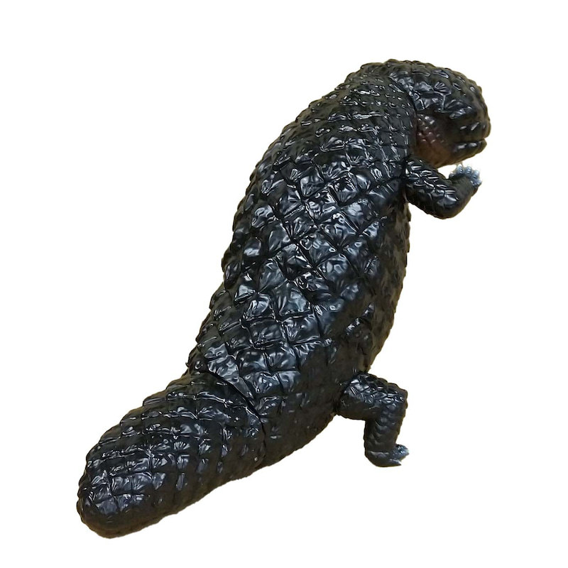 安楽安作 マツカサトカゲの怪獣 メディコムトイ medicom toy ゴジラ