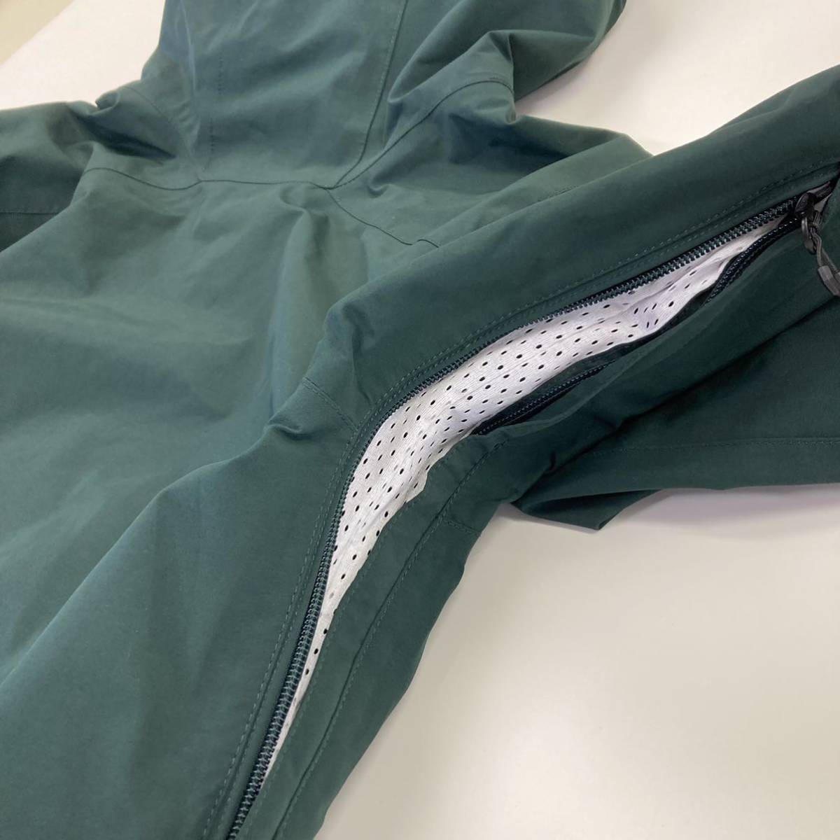 中古 正規 VOLCOM スノーボード ウェア M Resin Gore-Tex Jacket  