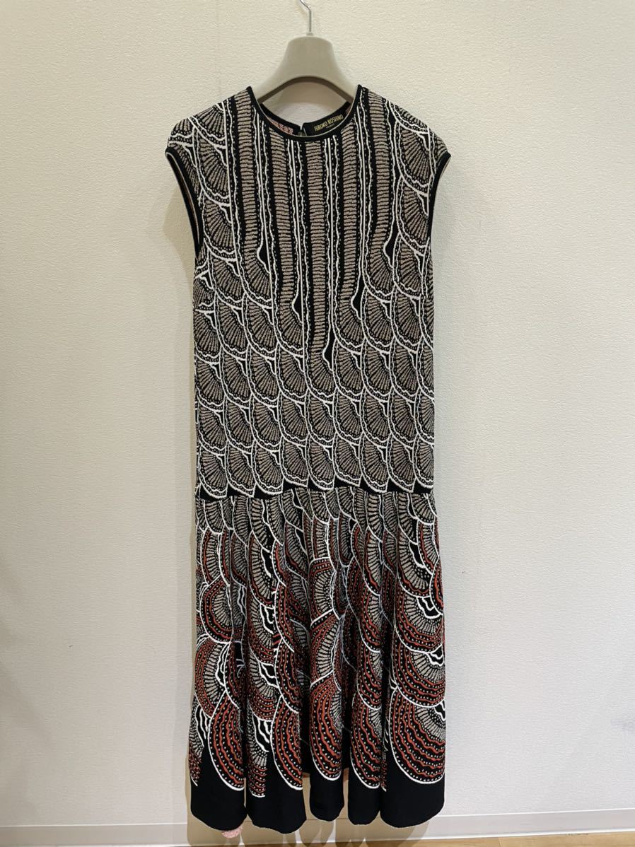 【爆買い，新作】 ヒロココシノ ワンピース フレンチ袖 HIROKO KOSHINO 着丈約125cm サイズ38(ヒロココシノ)｜売買されたオークション情報、yahooの商品情報をアーカイブ公開 - オークファン ヒロココシノ