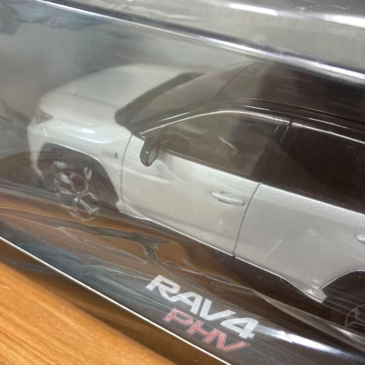 送料無料】1/30 トヨタ 新型RAV4 PHV 非売品 カラーサンプル ミニカー
