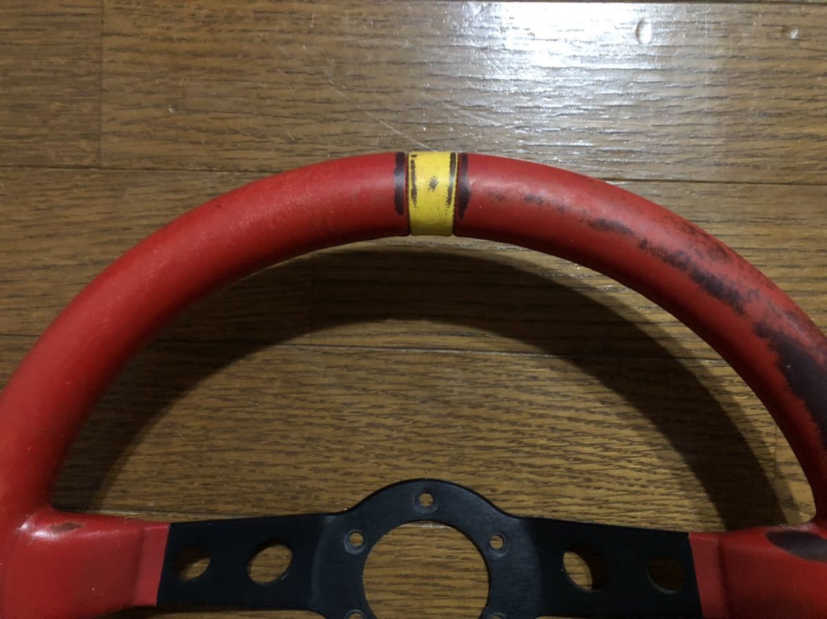 MOMO モモステアリング MOD.07 赤！中古！