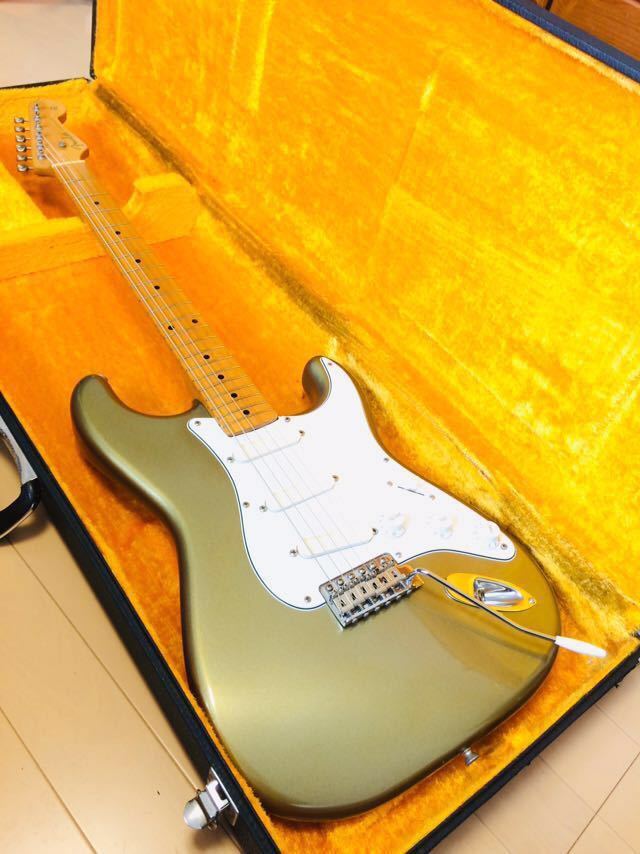 Fender JAPAN ストラトキャスターST57-77LS レースセンターP.U搭載 