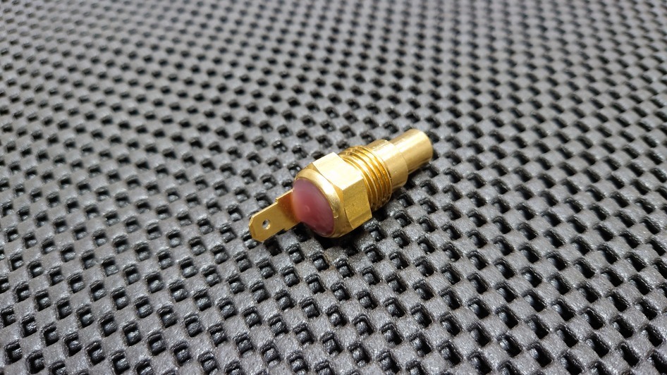 【全国無料，爆買い】 AE86純正アナログメーター用水温計センサー 4AG ウオーターテンパラチャーセンサー(計器、追加メーター関連用品)｜売買されたオークション情報、yahooの商品情報をアーカイブ公開 - オークフ トヨタ用