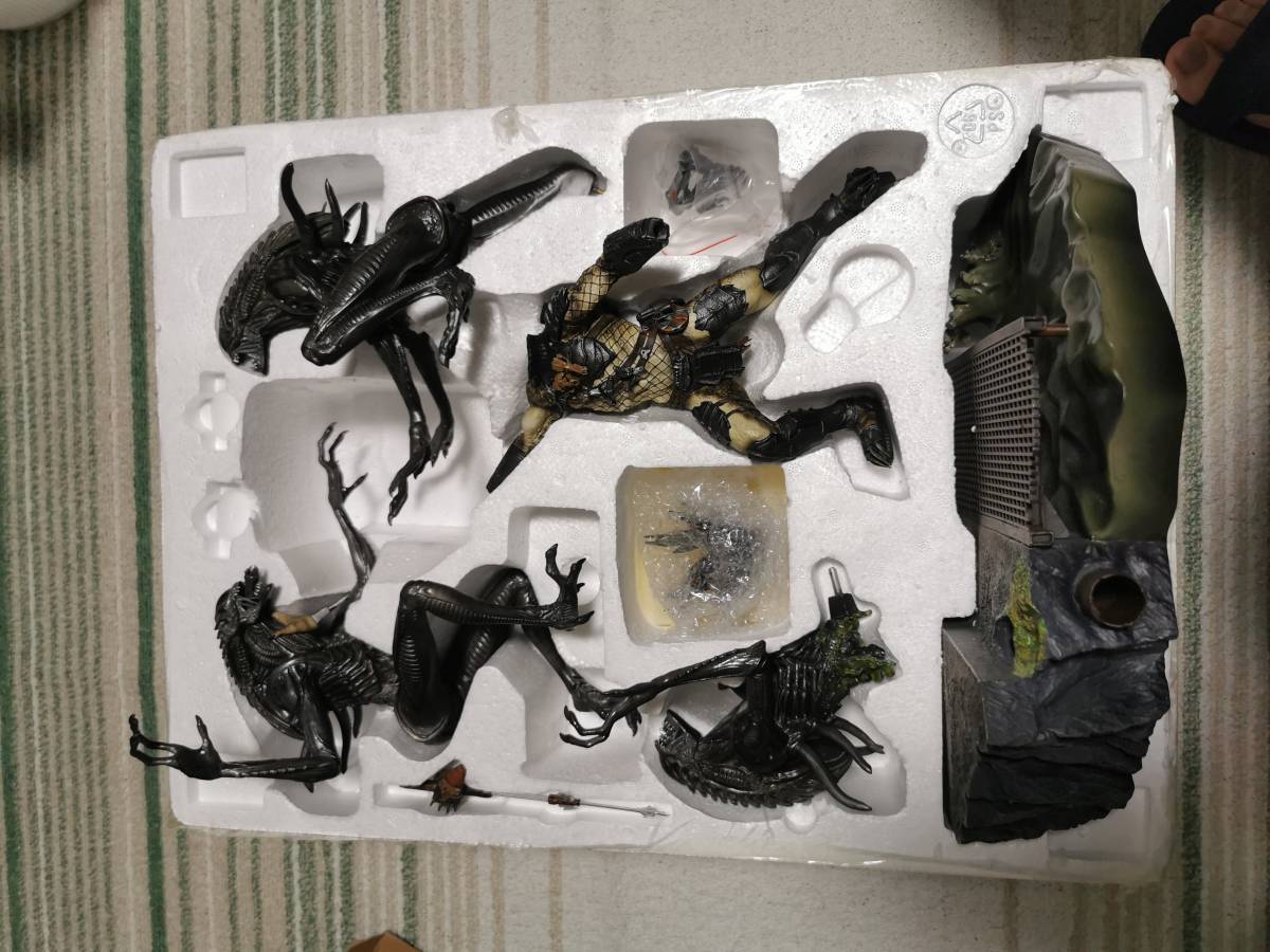 SIDESHOW サイドショウ ALIENS VS PREDATOR REQUIEM ジオラマセット
