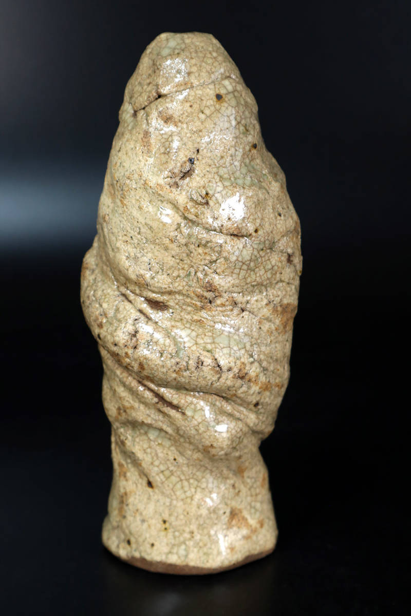 G16. 加藤華仙(志)在銘 狸ダルマ 置物 共箱 木製台 板谷波山 瀬戸卯物