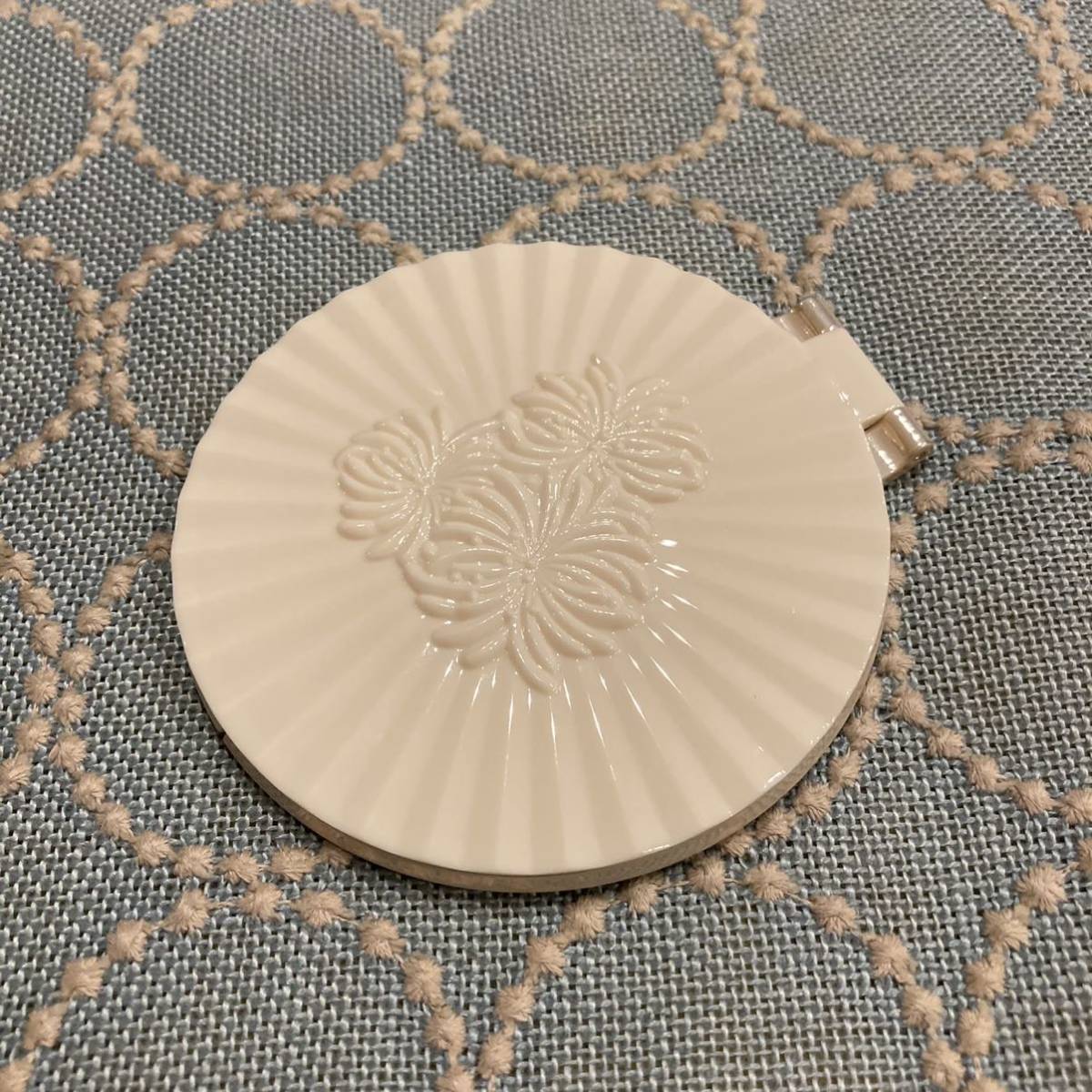 ポール ジョー Paul Joe コンパクトミラー その他 売買されたオークション情報 Yahooの商品情報をアーカイブ公開 オークファン Aucfan Com ポール ジョー Paul Joe コンパクトミラー その他 売買されたオークション情報 Yahooの商品情報をアーカイブ公開 オークファン Aucfan Com