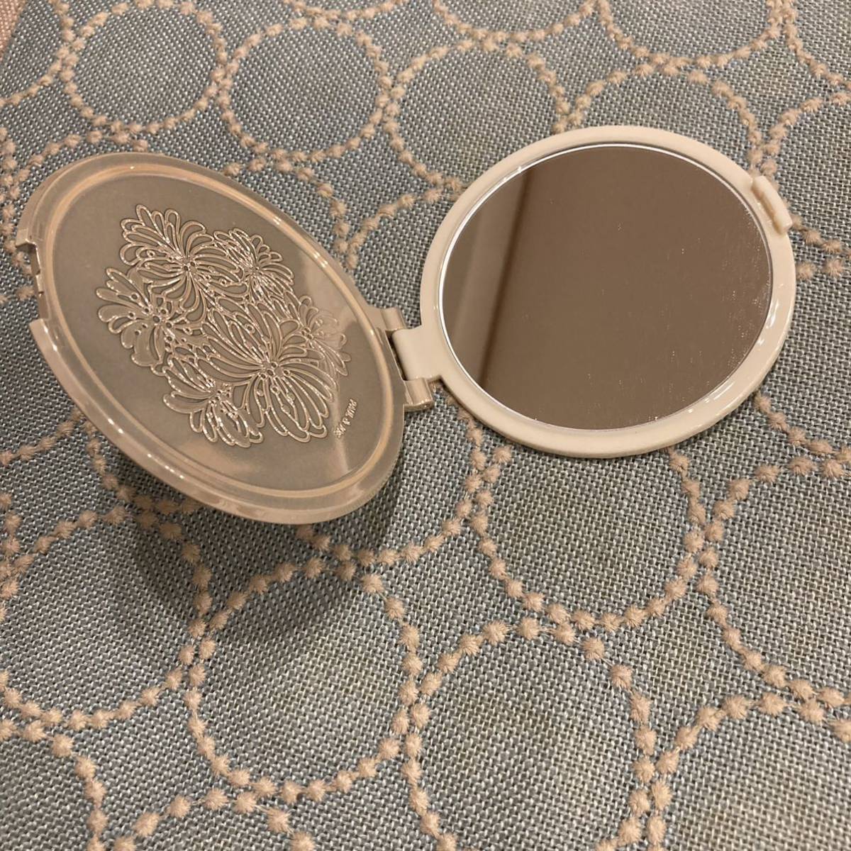 ポール ジョー Paul Joe コンパクトミラー その他 売買されたオークション情報 Yahooの商品情報をアーカイブ公開 オークファン Aucfan Com ポール ジョー Paul Joe コンパクトミラー その他 売買されたオークション情報 Yahooの商品情報をアーカイブ公開 オークファン Aucfan Com