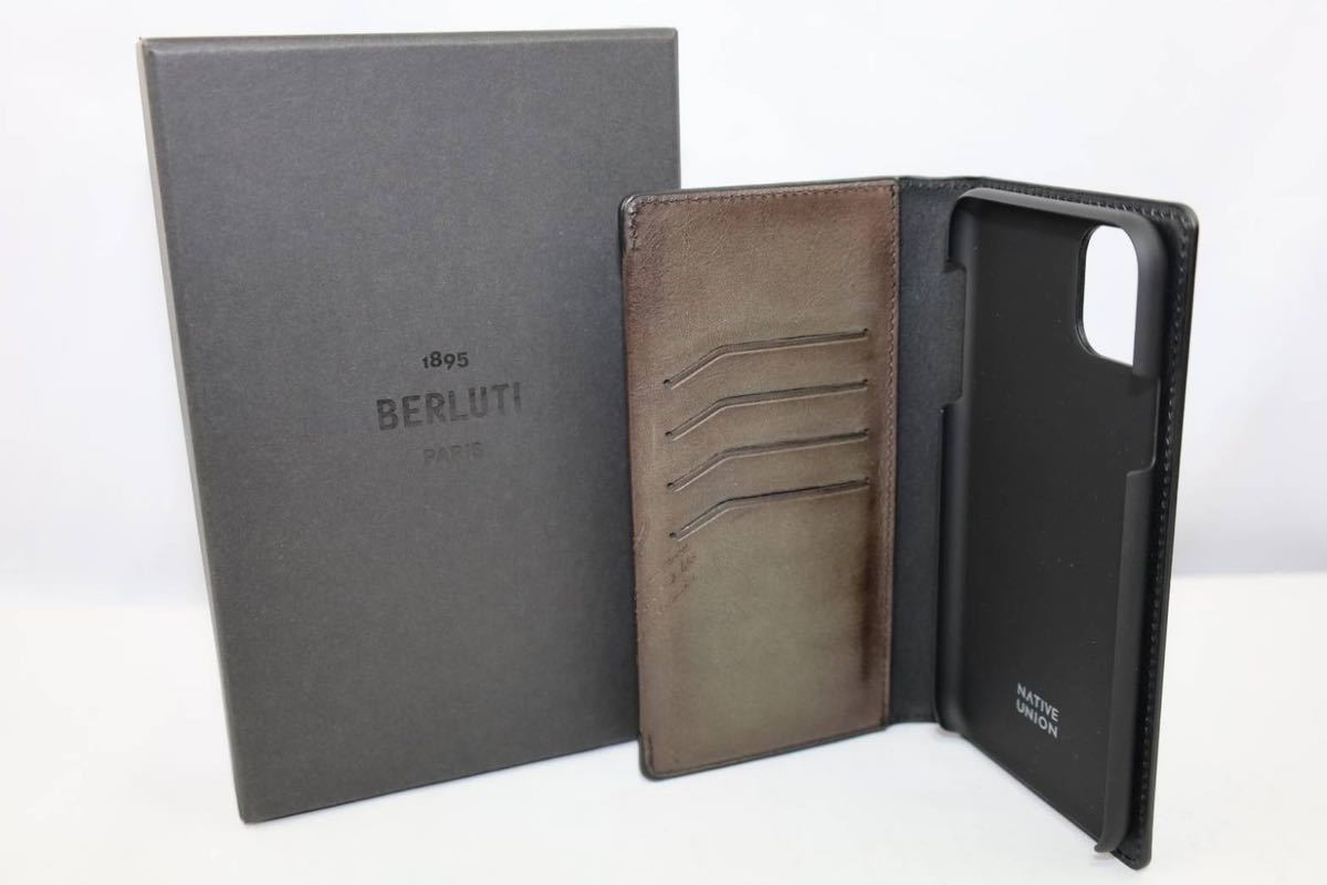 未使用 BERLUI ベルルッティ スクリットカリグラフィ手帳型iPhone 11 