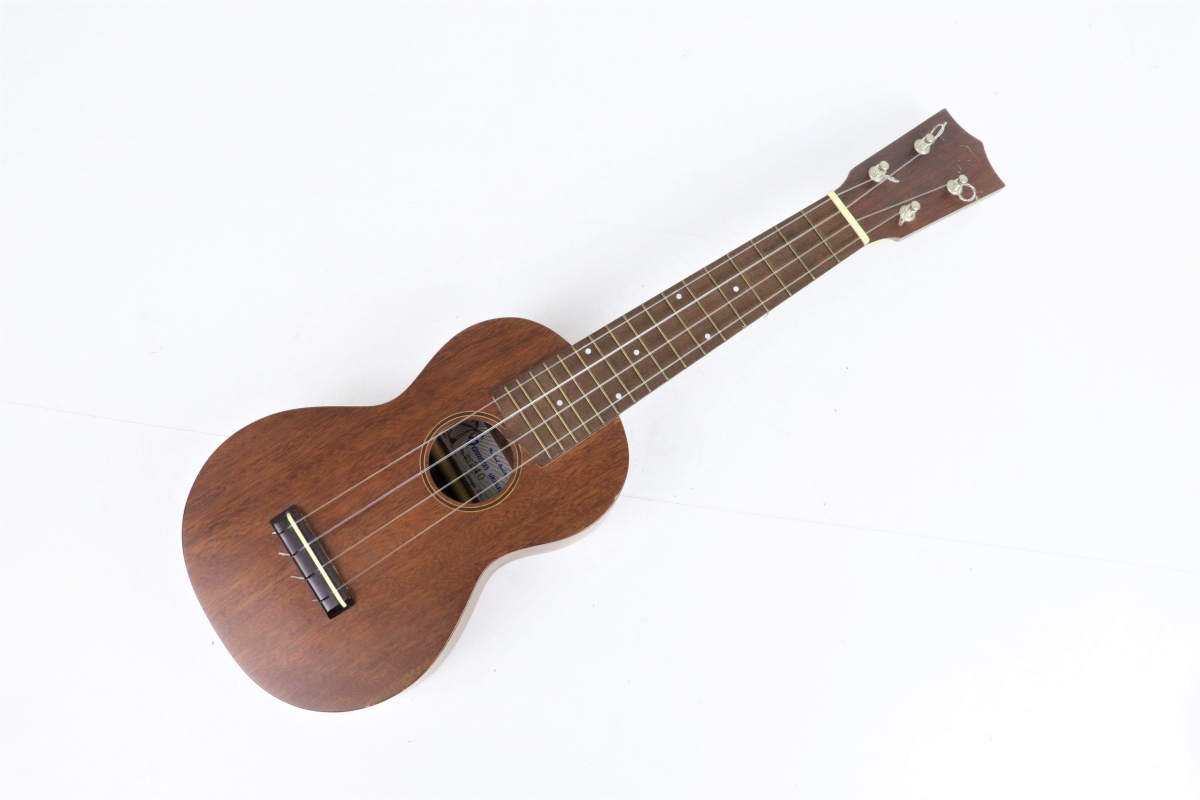 Famous Uk240 フェイマス ウクレレ 楽器 弦楽器 曲 オシャレ インテリア 飾り かわいい かっこいい 木目 趣味 おうち時間 003feer31 本体 売買されたオークション情報 Yahooの商品情報をアーカイブ公開 オークファン Aucfan Com