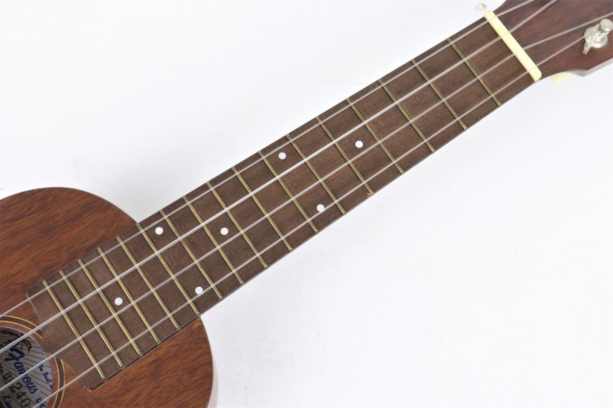 Famous Uk240 フェイマス ウクレレ 楽器 弦楽器 曲 オシャレ インテリア 飾り かわいい かっこいい 木目 趣味 おうち時間 003feer31 本体 売買されたオークション情報 Yahooの商品情報をアーカイブ公開 オークファン Aucfan Com