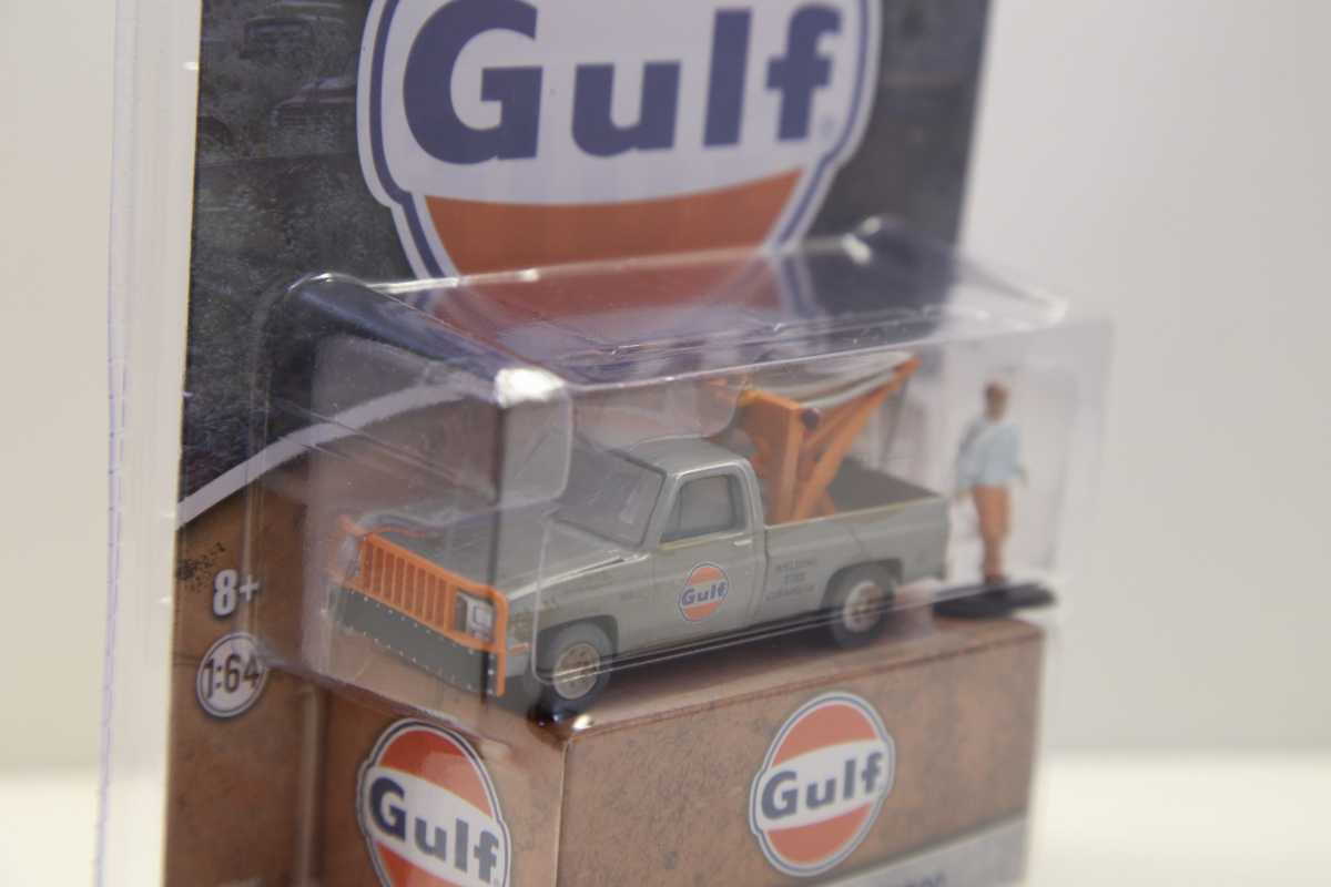 【チェイス・シークレット】Mijo特注 グリーンライト 1/64 1987 GMC シエラ K2500 トウトラック ブルー ガルフ フィギュア付 43Ai80