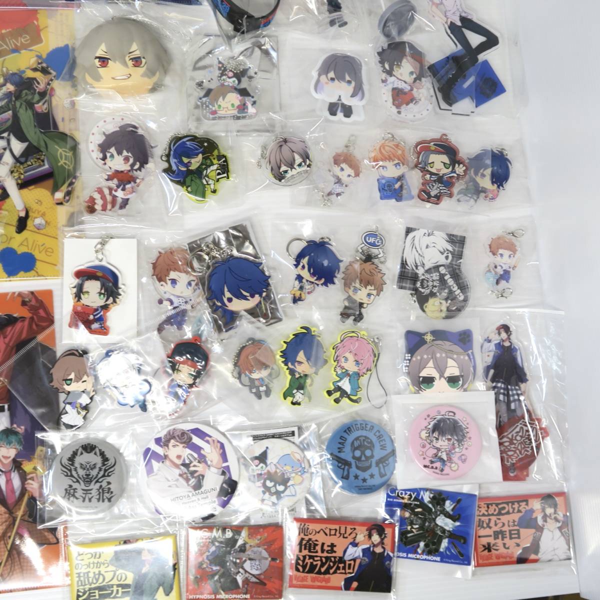 1円スタート その2 ヒプマイグッズ まとめ売り アクキー 缶バッジ