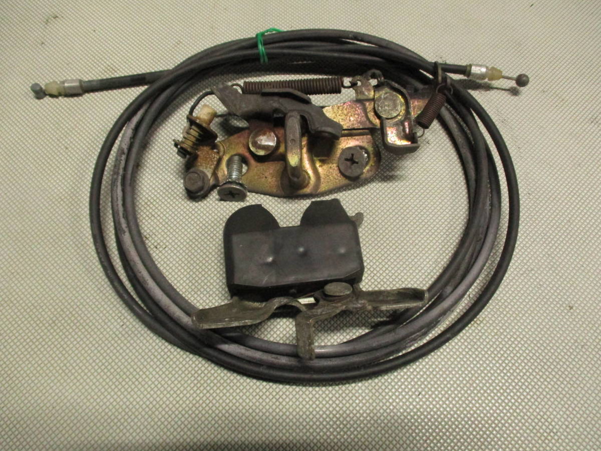 最安値，セール 2202-28 AE86 純正 ３ドア リア ハッチバック キャッチ ストライカー レストア 部品取り(トヨタ用)｜売買されたオークション情報、yahooの商品情報をアーカイブ公開 - オークファン トヨタ用