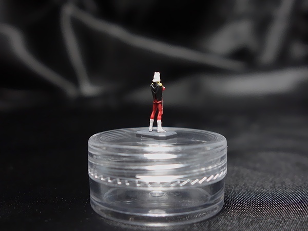 RG 1/144 シャア・アズナブル 塗装済完成品 パイロットフィギュア 機動 