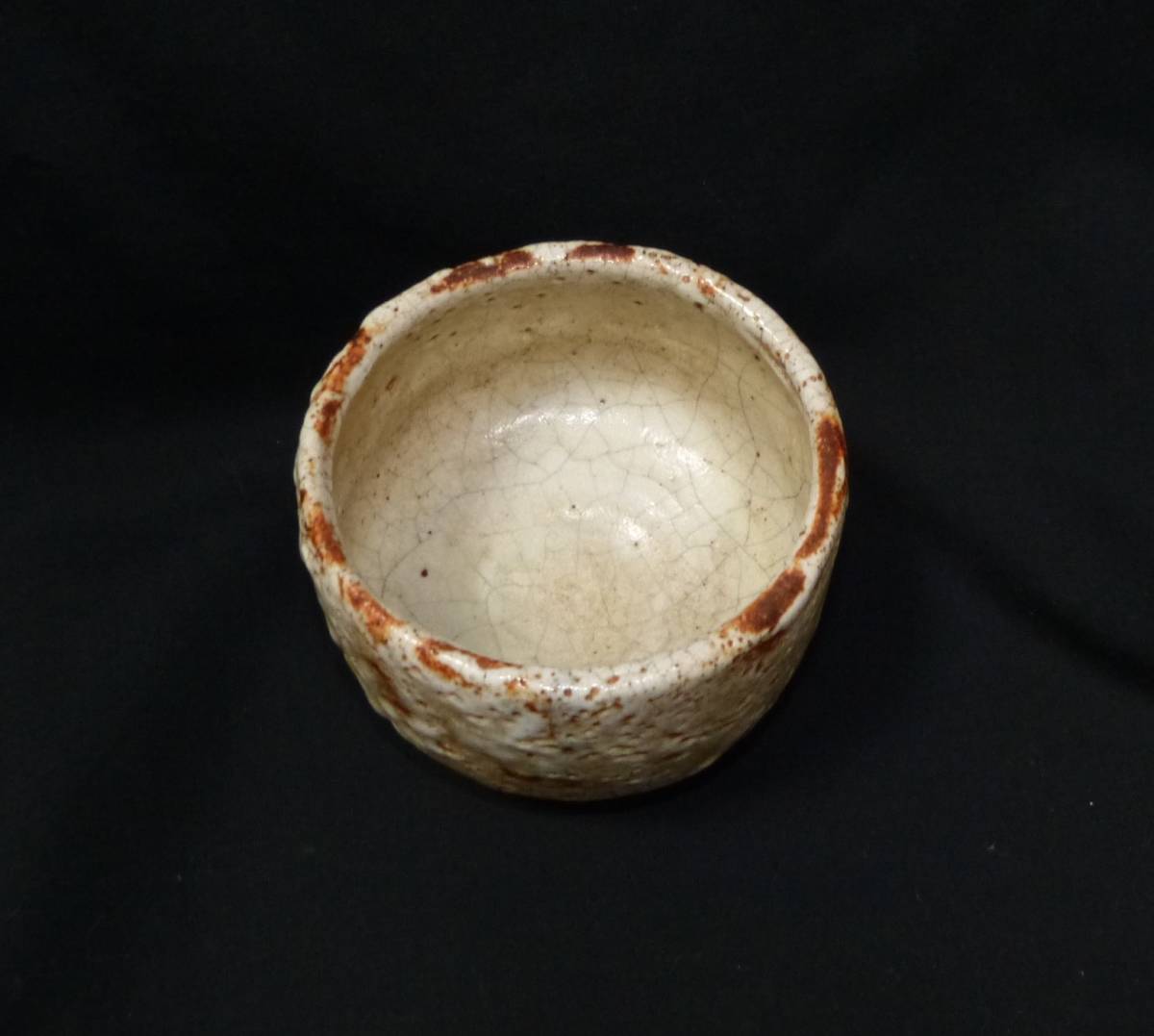 美濃焼、古志野、お茶碗、高さ8.8㎝、口径11．3cm、胴経13cm
