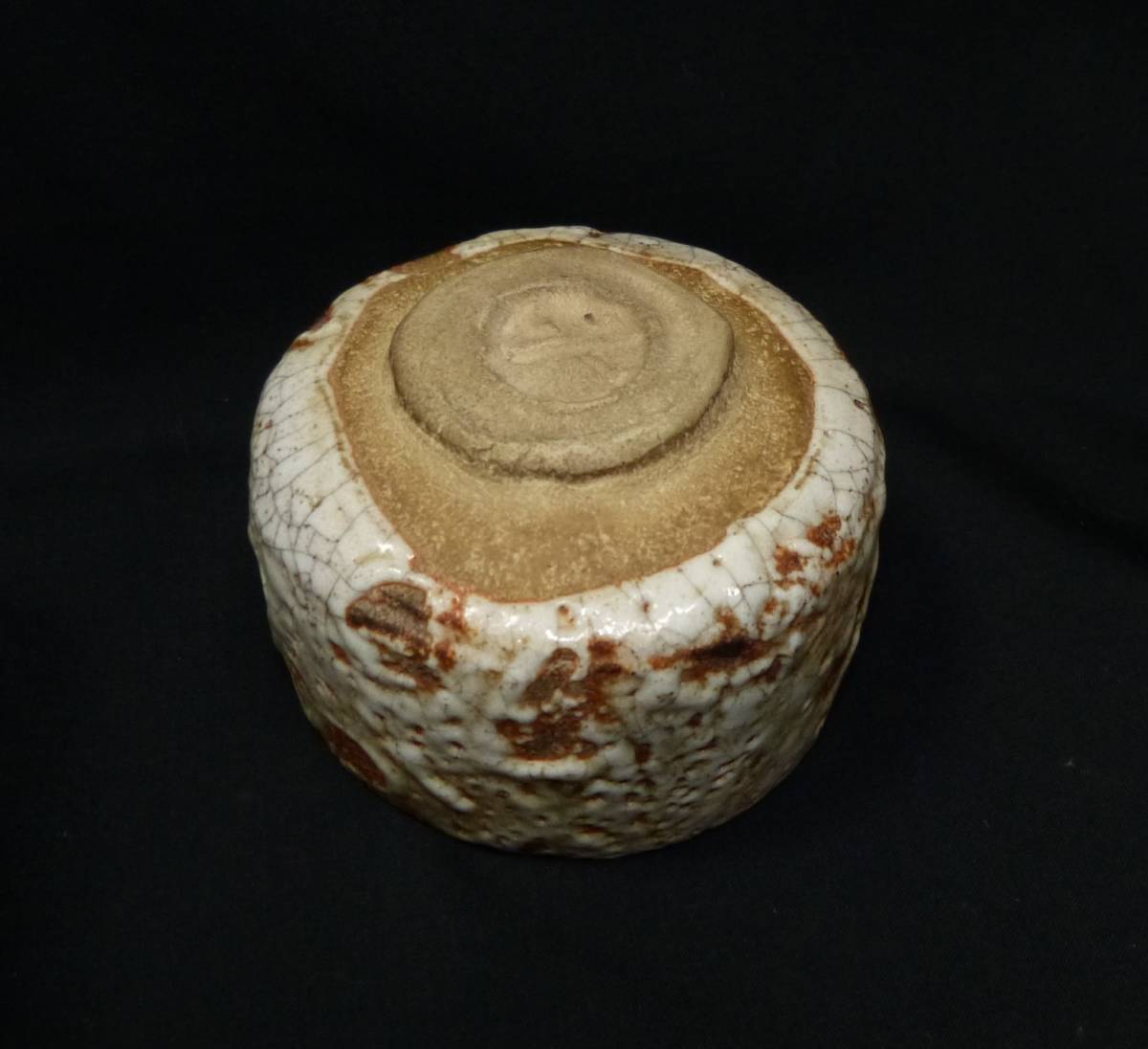 美濃焼、古志野、お茶碗、高さ8.8㎝、口径11．3cm、胴経13cm