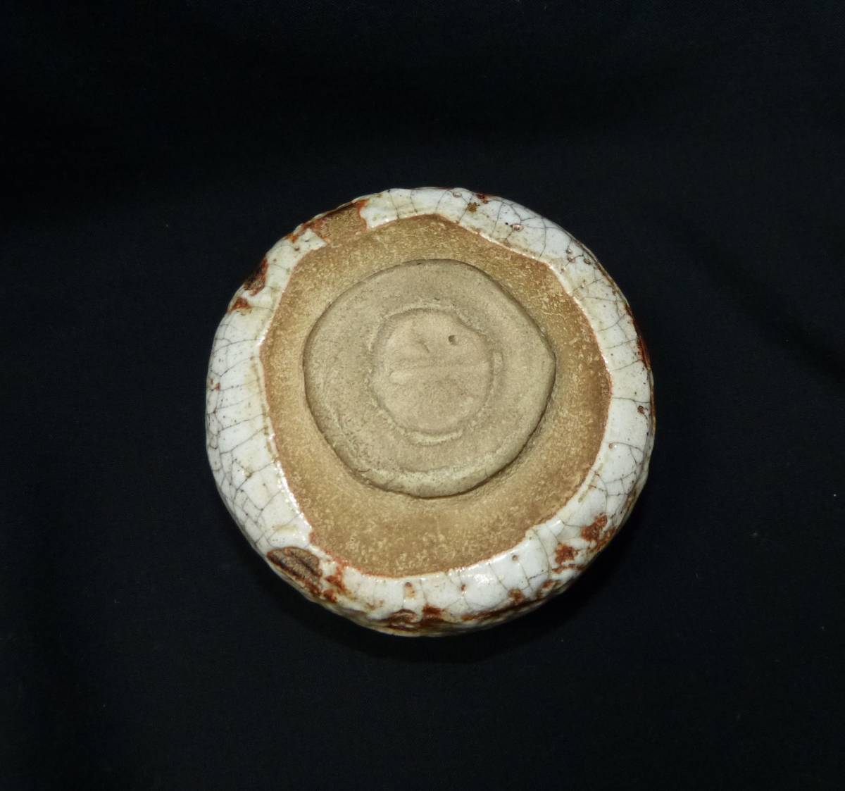 美濃焼、古志野、お茶碗、高さ8.8㎝、口径11．3cm、胴経13cm
