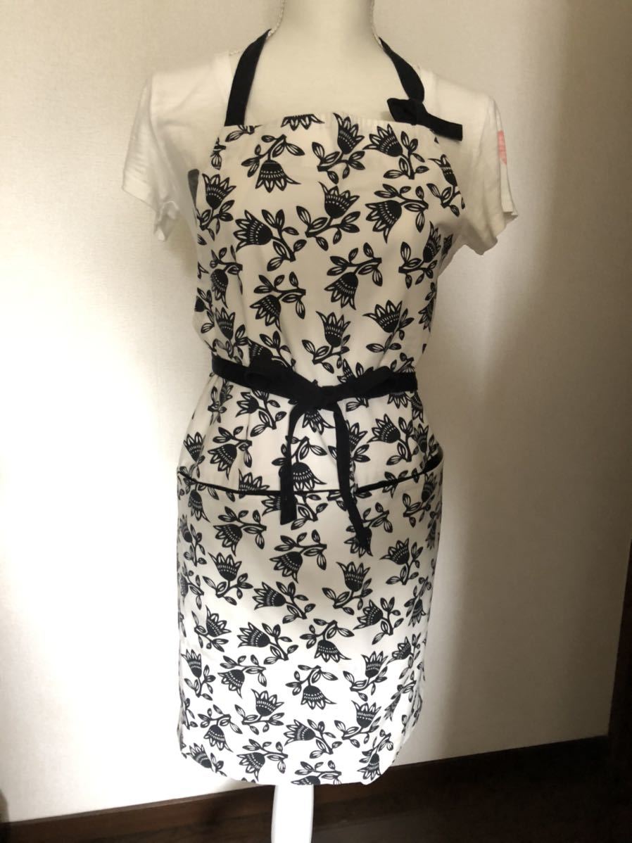 フランフラン エプロン 白黒花柄 丈75cm Francfranc フランフラン 売買されたオークション情報 Yahooの商品情報をアーカイブ公開 オークファン Aucfan Com