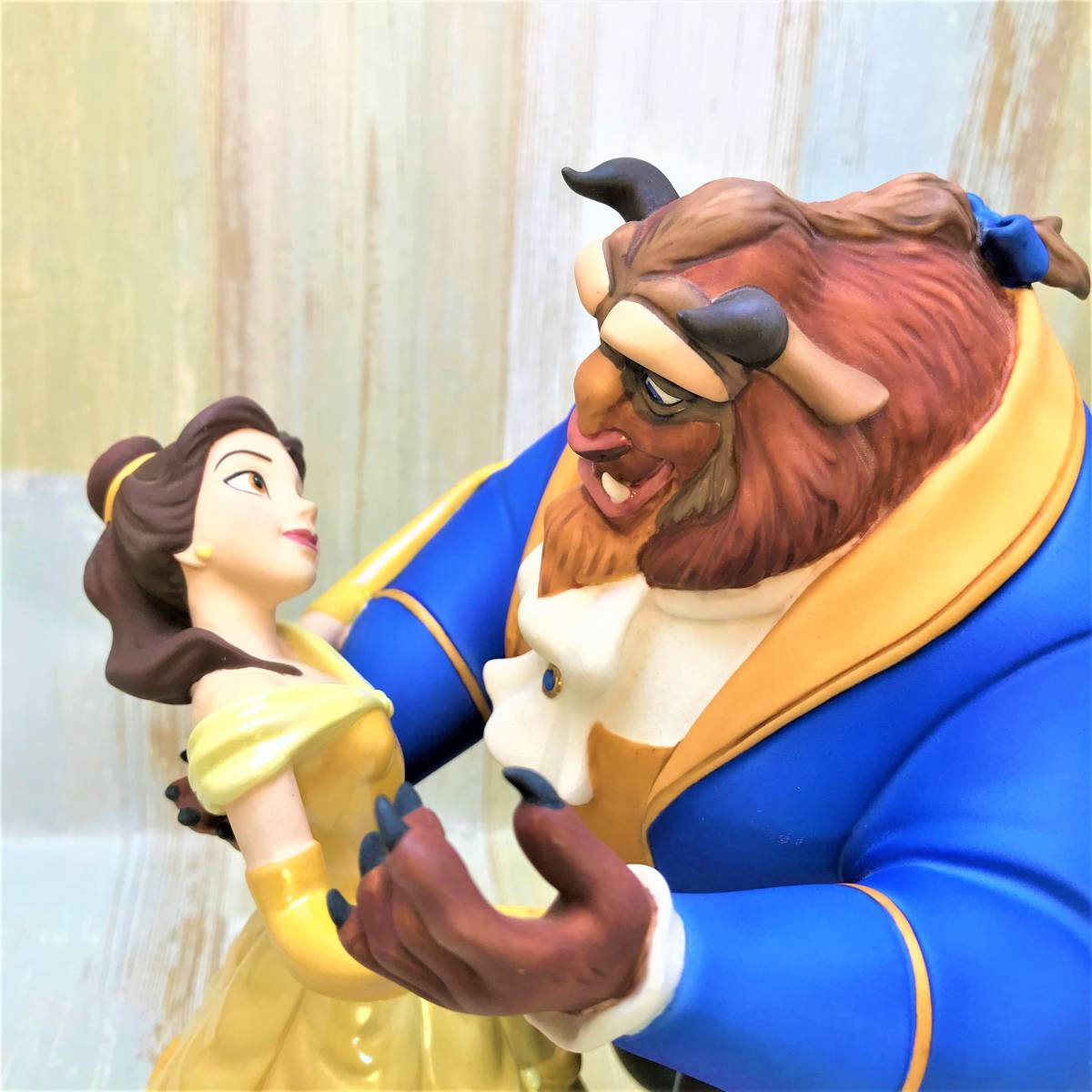 レア Wdcc 美女と野獣 Beauty And The Beast ベル ビースト ピンバッチ付き 絵 陶器製フィギュア ディズニーランド Disney Tdl ディズニー 売買されたオークション情報 Yahooの商品情報をアーカイブ公開 オークファン Aucfan Com