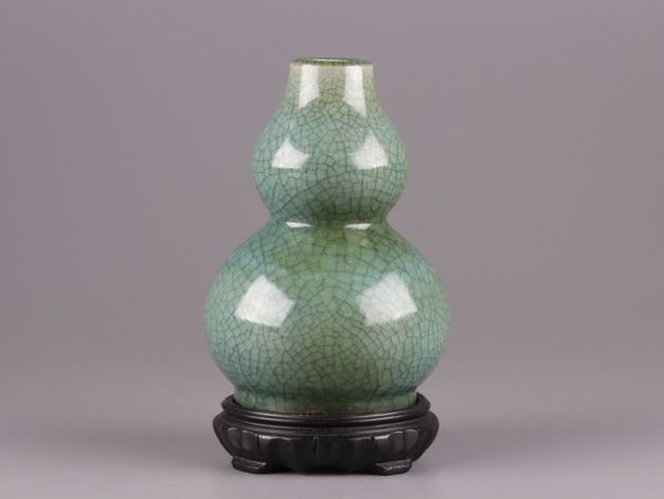 宋時代 龍泉窯 - 青磁 釉下彩藤文花瓶 博物館展示品 来歴有