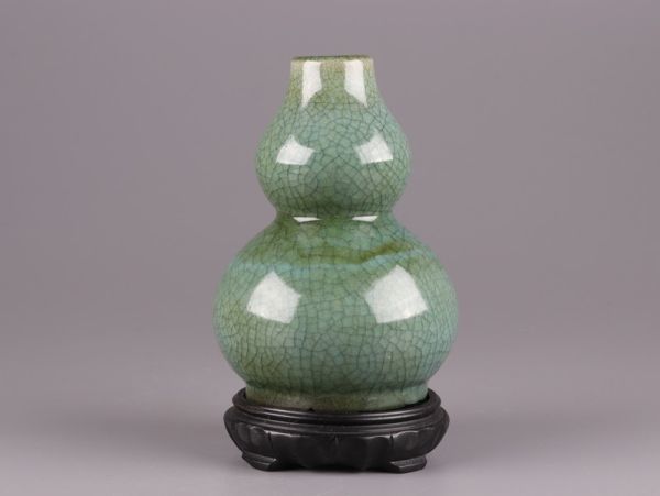 宋時代 龍泉窯 - 青磁 釉下彩藤文花瓶 博物館展示品 来歴有