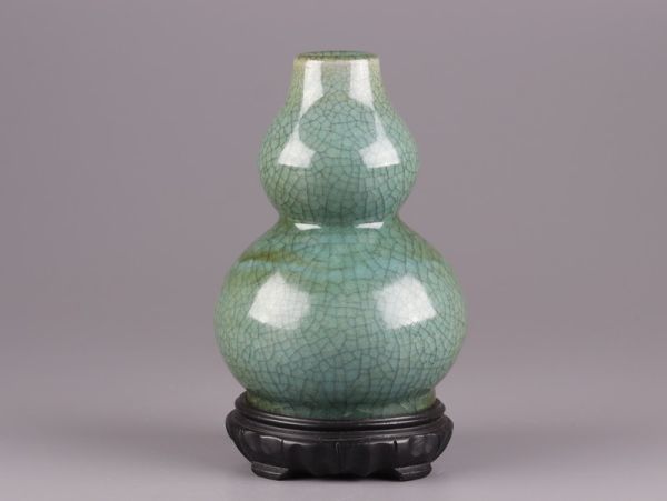 宋時代 龍泉窯 - 青磁 釉下彩藤文花瓶 博物館展示品 来歴有