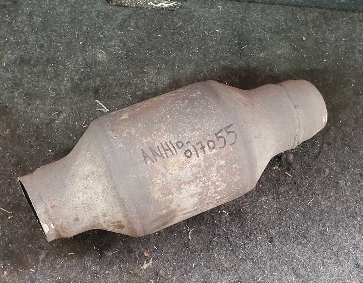 ToyotaトヨタGB3 ANH10 2az 一個　触媒 アルファード 触媒 GB3 2AZ-FE 中古ANH10 トヨタ ANH10 公式通販 | 2AZ