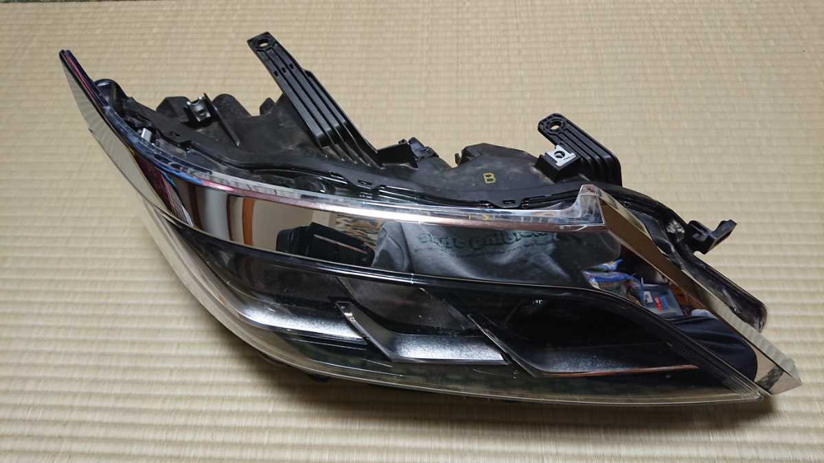 日産 セレナ LEDヘッドライト HFC27 右側 ヘッドライト 欠け有り