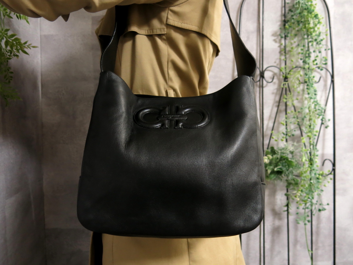 ○超美品○Salvatore Ferragamo フェラガモ○レザー ダブル ガンチーニ 