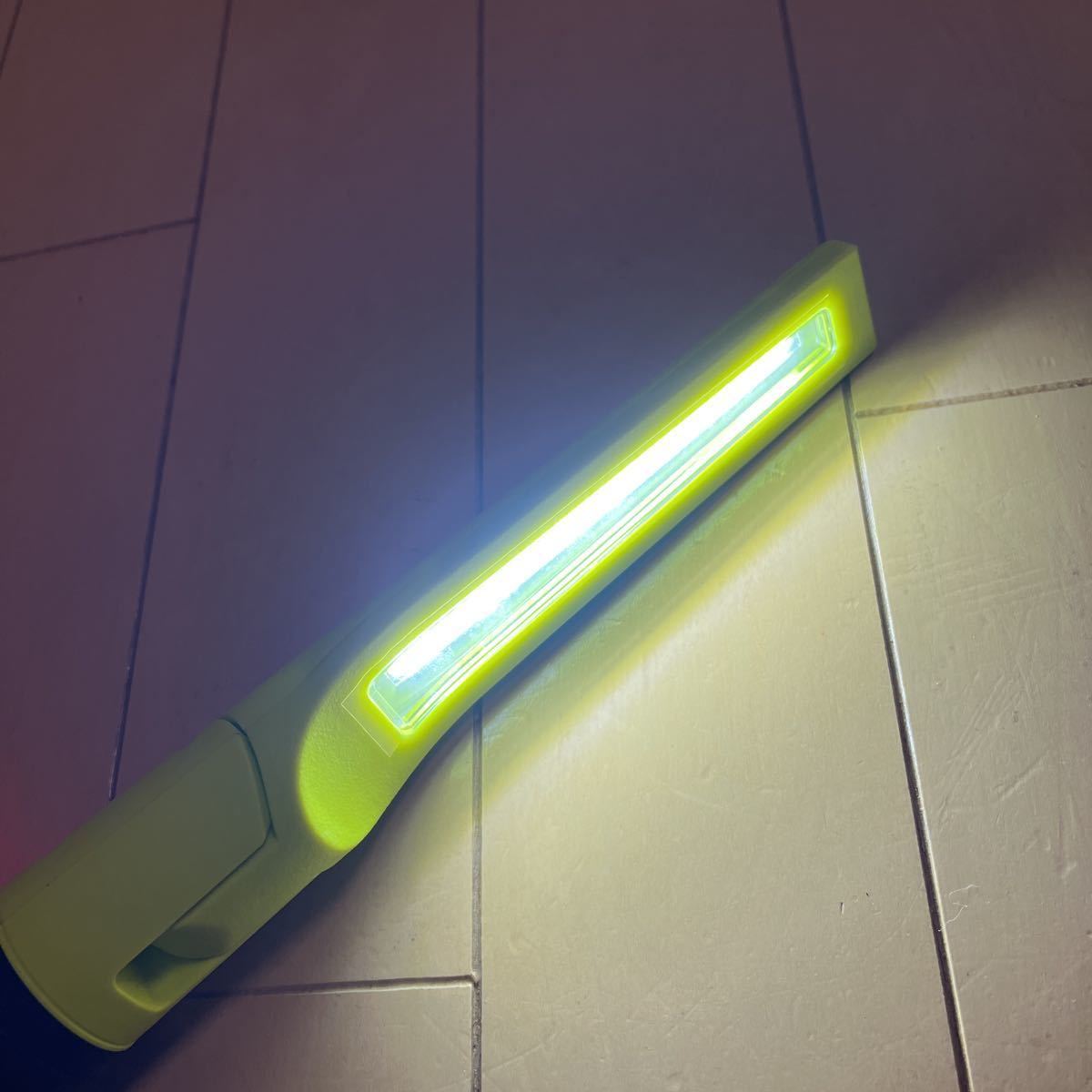 スナップオン 400ルーメン充電式スリムベンダーライトECARC041J 新品未 Tools on Yahoo スナップオン 400ルーメン充電式スリムベンダーライトライトECARC041HVJ 新品未使用品