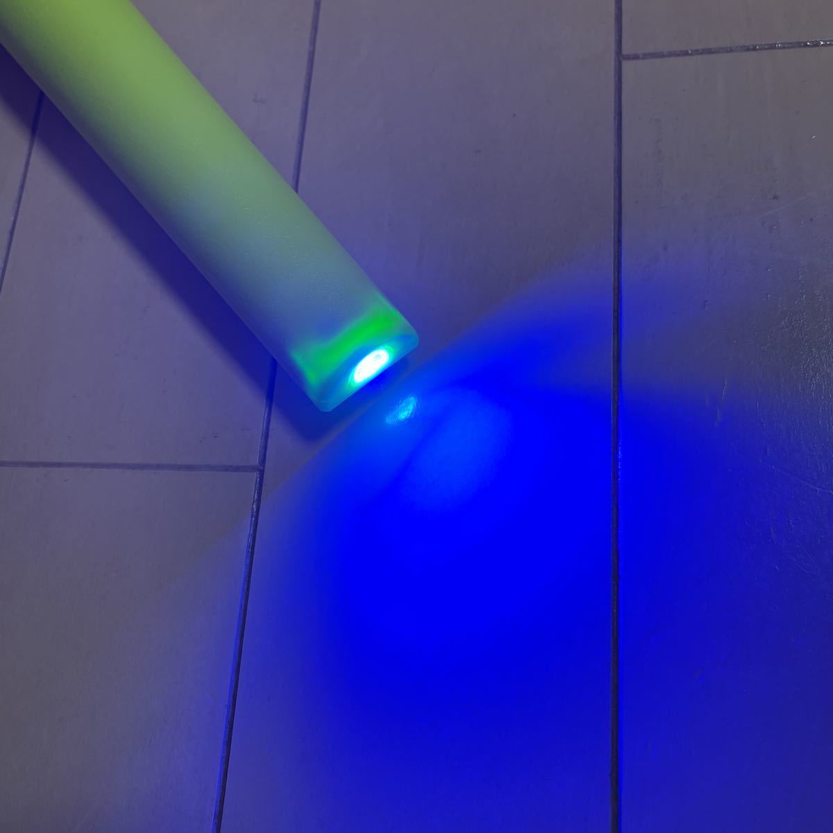 スナップオン 400ルーメン充電式スリムベンダーライトECARC041J 新品未 Tools on Yahoo スナップオン 400ルーメン充電式スリムベンダーライトライトECARC041HVJ 新品未使用品