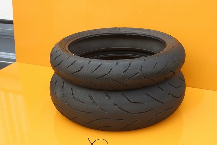 【大人気，豊富な】 BRIDGESTONE BATTLAX TS100 前後セット(オンロード)｜売買されたオークション情報、yahooの商品情報をアーカイブ公開 - オークファン オンロード
