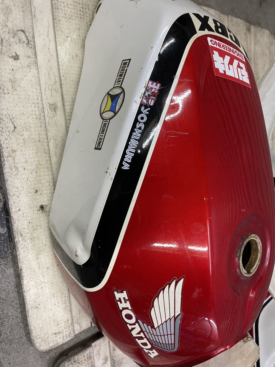 CBR 400F純正タンク、テール、サイドカバー CBR400F サイドカバー